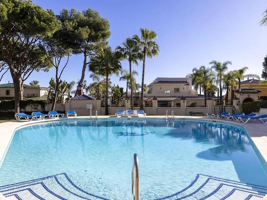 2 Bdr Apartment Next To The Beach In Puerto Banus Марбелья 0*,  Испания