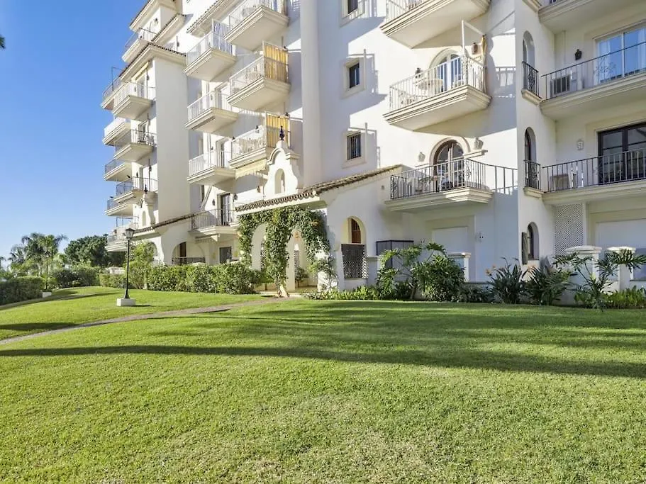 2 Bdr Apartment Next To The Beach In Puerto Banus Марбелья Испания