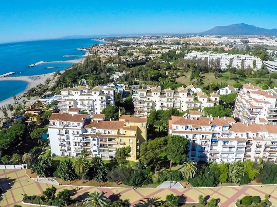 2 Bdr Apartment Next To The Beach In Puerto Banus Марбелья