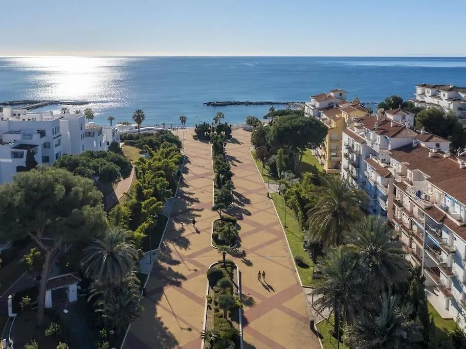 2 Bdr Apartment Next To The Beach In Puerto Banus Марбелья