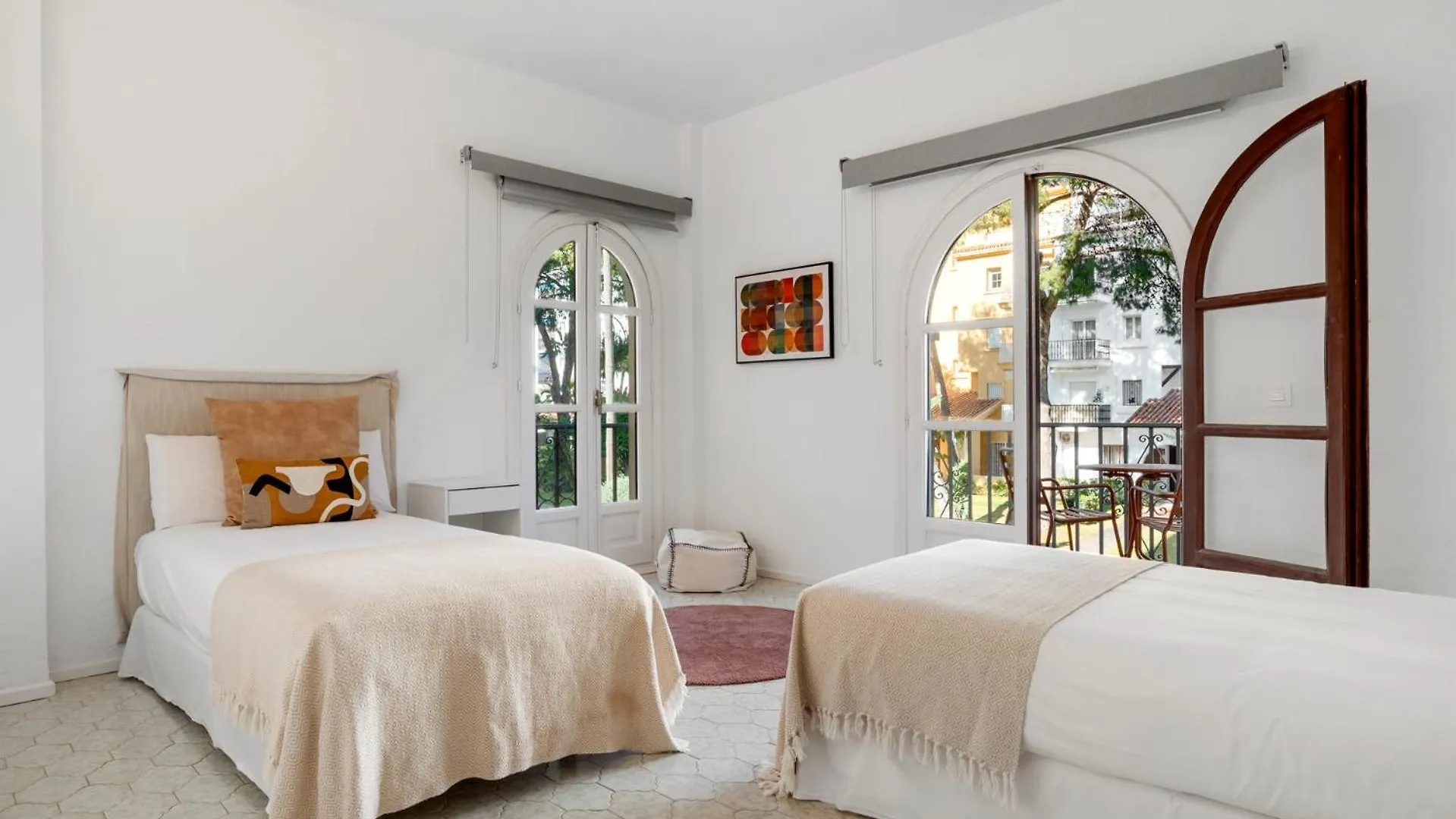 2 Bdr Apartment Next To The Beach In Puerto Banus Марбелья